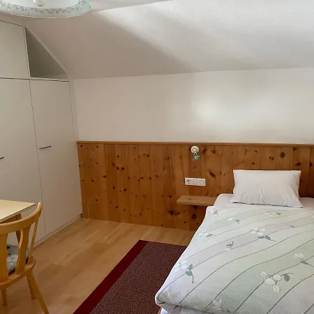 Gastehaus Doris ناودرس